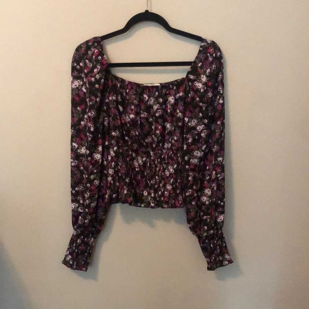 Puffy crop top cuff sleeve flowery